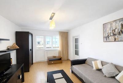 Apartament cu 3 camere semidecomandat, mobilat în Tineretului
