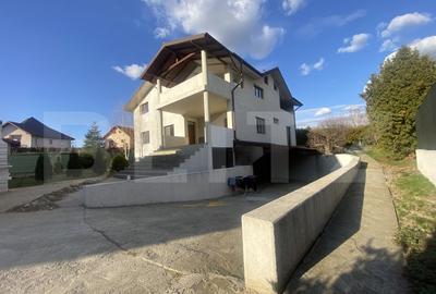 Casă individuală cu 8 camere în Bucov