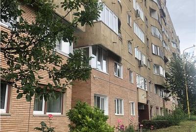 Apartament cu 2 camere semidecomandat, mobilat în Județean