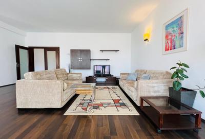 Apartament cu 3 camere decomandat în Dorobanți