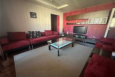 Apartament cu 2 camere semidecomandat, mobilat în Cetate