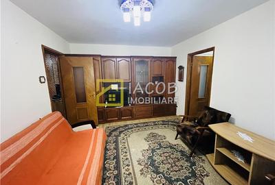 Apartament cu 2 camere semidecomandat, mobilat în 9 Mai