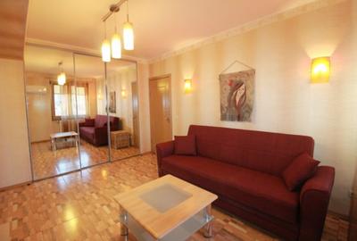 Apartament cu 2 camere semidecomandat, mobilat în Romană