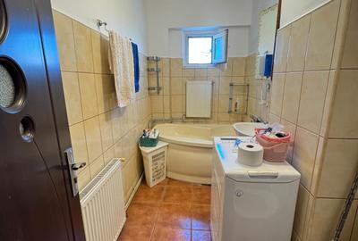 Apartament 3 camere decomandat - renovat - doua bai - mobilat - Dacia - bloc pe cadre - 11