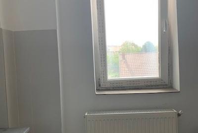 Apartament 2 camere Miroslava, 100 ml de statia de autobuz, str C-tin Langa 40 - 6