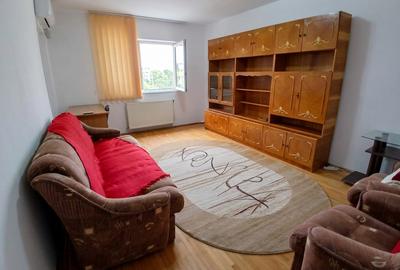 Apartament cu 3 camere decomandat, mobilat în Nicolina