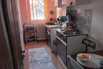 Garsoniera de vanzare, zona Tractorul - 3