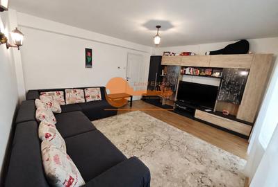 Apartament cu 3 camere decomandat, mobilat în Păcii