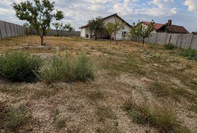 Casa renovata anul trecut  cu 1100 mp de teren in localitatea Les - 3