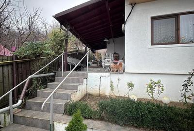 Casă cu 3 camere decomandat în Galata
