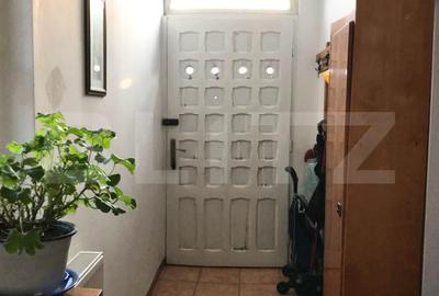 Apartament cu 4 camere semidecomandat, mobilat în Central