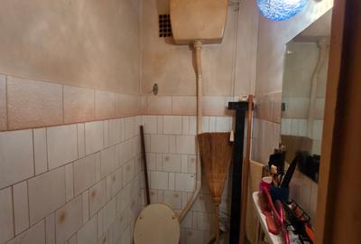 Vanzare apartament 3 camere Drumul Taberei etajul 1/4 decomandat 66 mp bloc 1977 - 8