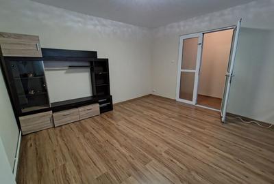 Apartament cu 3 camere decomandat, mobilat în Păcurari