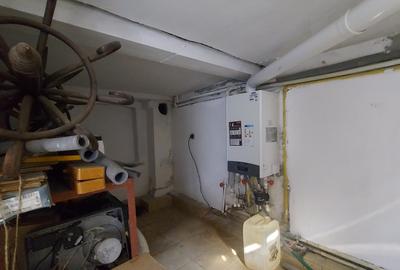 PIATA  GIULESTI  inchiriere casă SINGUR CURTE,400mp teren - 26