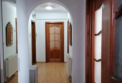 Apartament 2 camere, Central, etaj 6, cu balcon și parcare - 9