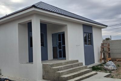 Casă individuală cu 4 camere în Est