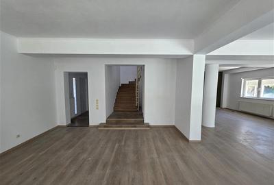 Vila cu piscina - Pipera - 5 camere - 3 bai - 218mp - 900mp teren - 3