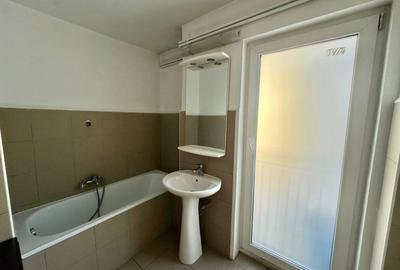 Piața Romană | 4 camere într-un bloc solid, la doi pași de metrou - 5