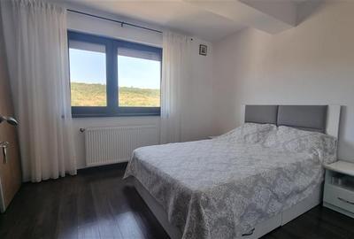 Apartament cu 4 camere decomandat, mobilat în Rediu