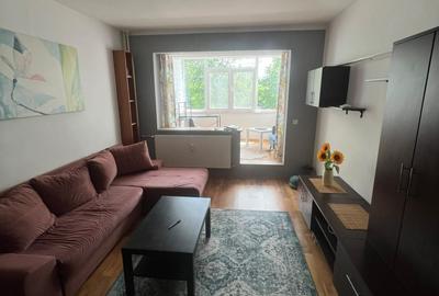 Apartament cu 2 camere decomandat, mobilat în Titan