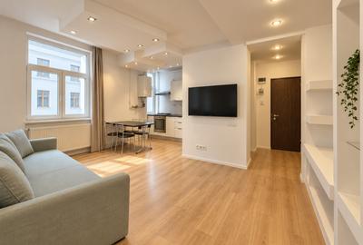 Apartament cu 2 camere decomandat, mobilat în Central