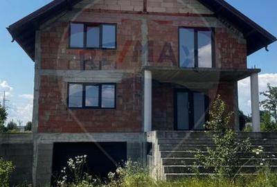 Casă / Vilă cu 6 camere de vânzare - 2