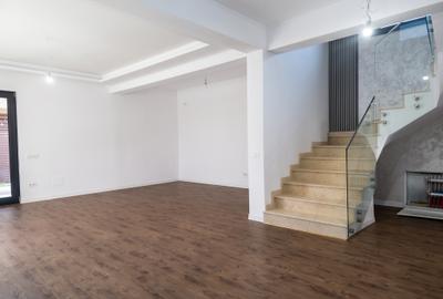 Casa individuala cu 5 camere si terasa acoperita. Toate Utilitatile. Comision 0% - 15