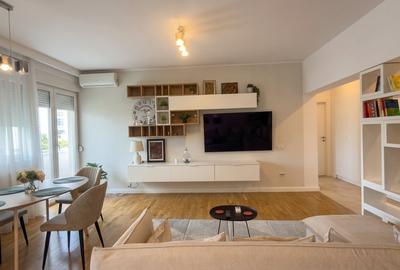 Apartament cu 2 camere semidecomandat, mobilat în Universitate