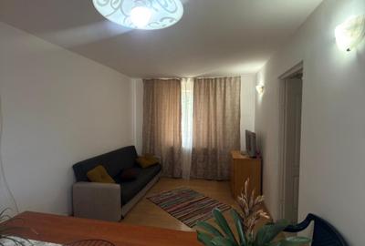 Apartament cu 2 camere semidecomandat, mobilat în Tomis Nord