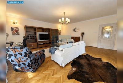 Apartament cu 4 camere decomandat în Semicentral