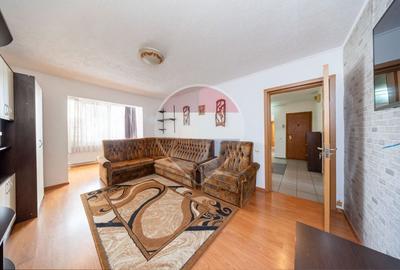 Apartament cu 3 camere decomandat, mobilat în Tractorul