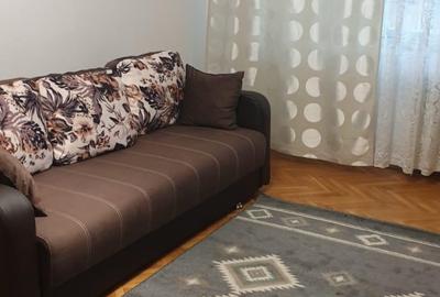 Apartament cu 3 camere decomandat în Tineretului
