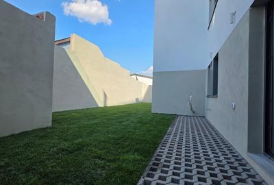 Apartament cu 4 camere semidecomandat în Timpuri Noi