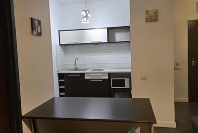 Apartament cu 2 camere semidecomandat, mobilat în Semicentral
