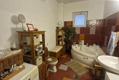 Vila eleganta in Bucurestii Noi - 5 camere, 300 mp teren, strada Barlogeni - 11