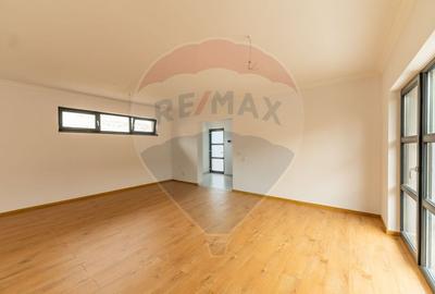 Apartament cu terasă și 2 parcări - Complex nou central - 6