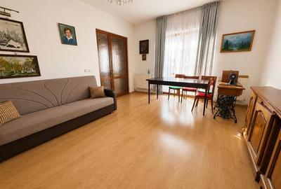 Casă individuală cu 5 camere în Lupeni