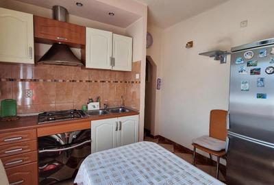 Etajul unei case- Apartament cu garaj si curte proprie - 6