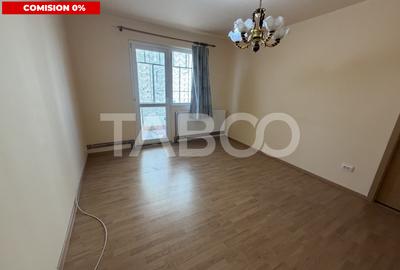 Apartament cu 3 camere semidecomandat în Făgăraș