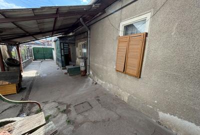 Casă individuală cu 3 camere în Central