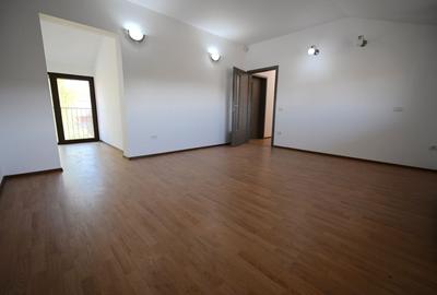 Casă / Vilă cu 4 camere de închiriat în zona Aradului - 6
