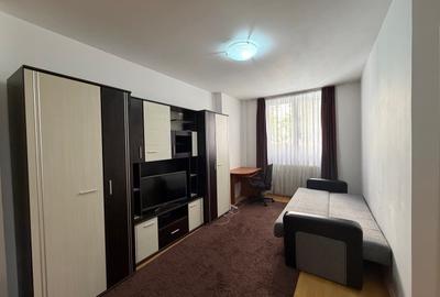 Apartament cu 2 camere semidecomandat în Broscărie