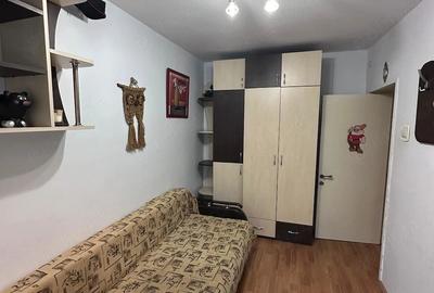 Apartament cu 3 camere, etajul 2/4, zona Podu Ros - 5