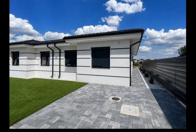 Duplex cu 3 camere în Moșnița Nouă