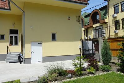 Casa recent renovata  .str. Avram Iancu, curte 300 mp, 3 parcari, zona centrala - 17