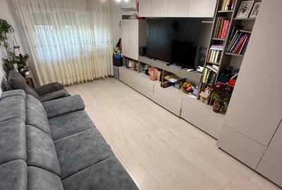 Apartament cu 3 camere decomandat în Valea Rosie