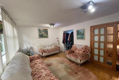 Apartament cu 3 camere decomandat, mobilat în Vest