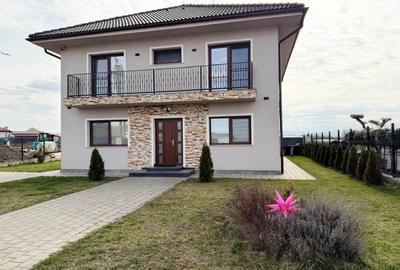 Casă individuală cu 4 camere în Apahida