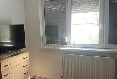 Apartament cu 4 camere semidecomandat în Dacia