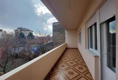 Apartament 5 camere central, renovat, pentru locuit sau birou - 13